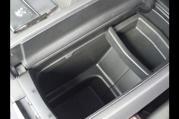 Peugeot 3008 1.2 GT Automaat, Cruise, Camera, LED, NAVI, NL/NAP!