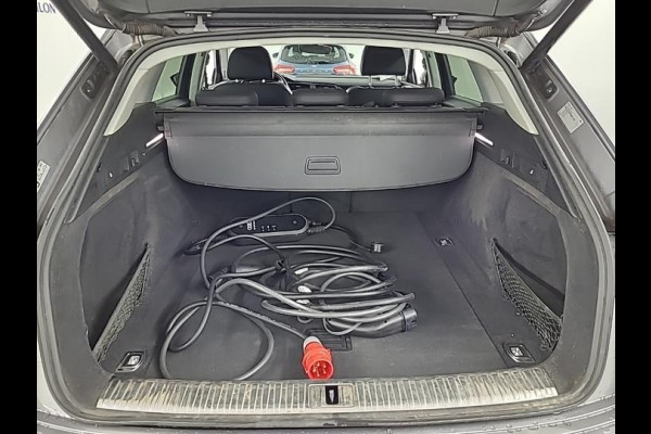 Audi e-tron Aut. 55 quattro Business ed. Plus 95 kWh | Trekhaak | Panorama | Navi |