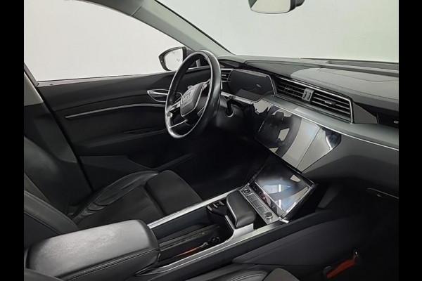 Audi e-tron Aut. 55 quattro Business ed. Plus 95 kWh | Trekhaak | Panorama | Navi |