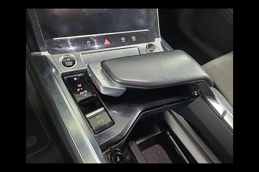 Audi e-tron Aut. 55 quattro Business ed. Plus 95 kWh | Trekhaak | Panorama | Navi |