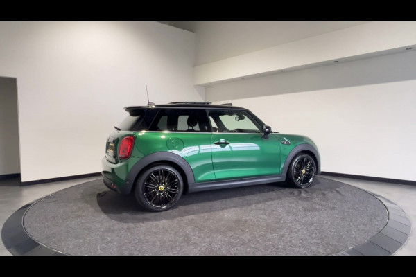 MINI Mini Electric Yours 33 kWh | lederen bekleding Yours | Panoramadak | HUD | Camera | ACC |LED Soh Waarde (batterijtest) 96,9%