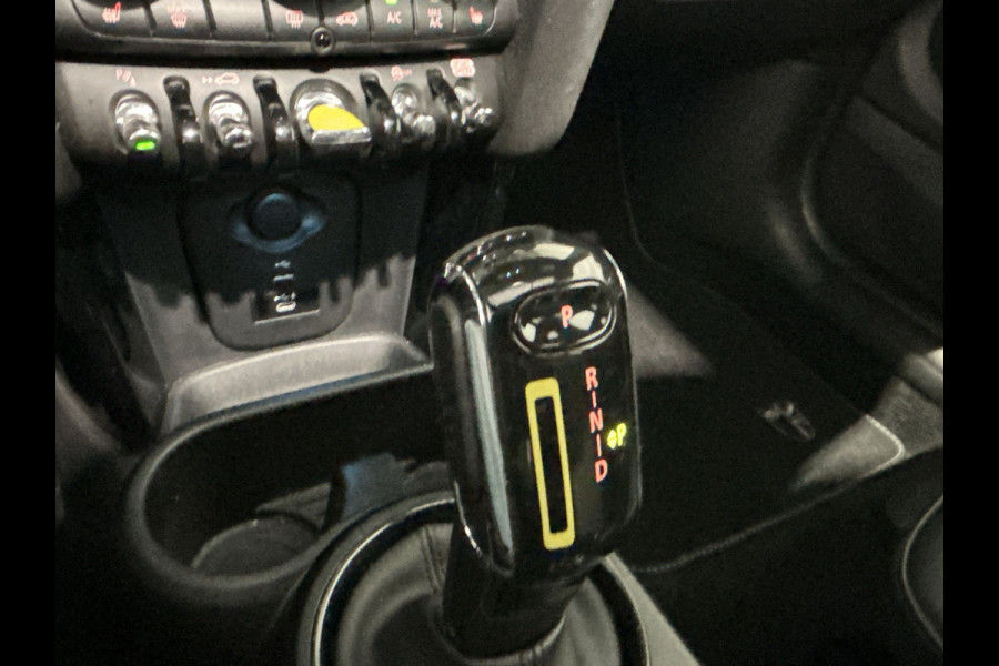 MINI Mini Electric Yours 33 kWh | lederen bekleding Yours | Panoramadak | HUD | Camera | ACC |LED Soh Waarde (batterijtest) 96,9%