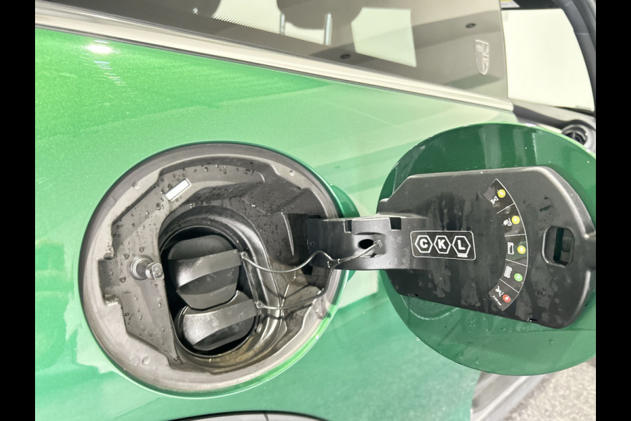 MINI Mini Electric Yours 33 kWh | lederen bekleding Yours | Panoramadak | HUD | Camera | ACC |LED Soh Waarde (batterijtest) 96,9%