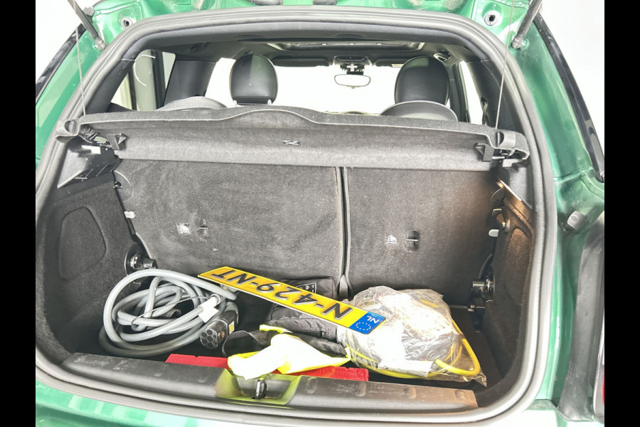 MINI Mini Electric Yours 33 kWh | lederen bekleding Yours | Panoramadak | HUD | Camera | ACC |LED Soh Waarde (batterijtest) 96,9%