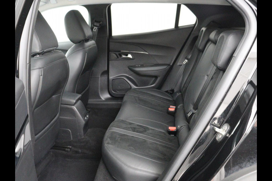 Peugeot e-2008 EV Blue Lease Allure 50 kWh | SOH 92% | 3 Fase | Carplay | Half leder | Adaptive cruise | Camera | Digital Cockpit | Full LED | Climate control | Navigatie | Bluetooth