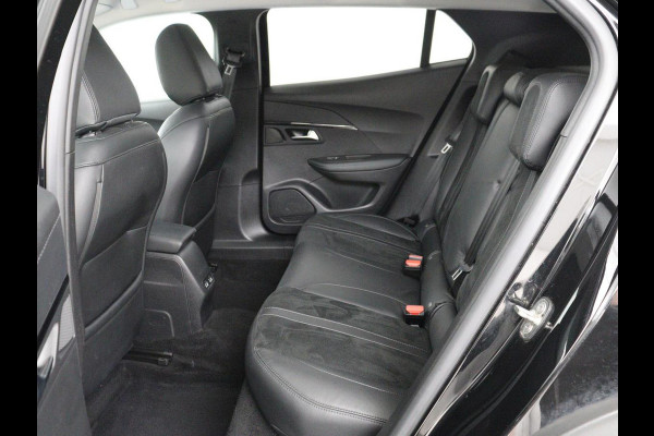 Peugeot e-2008 EV Blue Lease Allure 50 kWh | SOH 92% | 3 Fase | Carplay | Half leder | Adaptive cruise | Camera | Digital Cockpit | Full LED | Climate control | Navigatie | Bluetooth