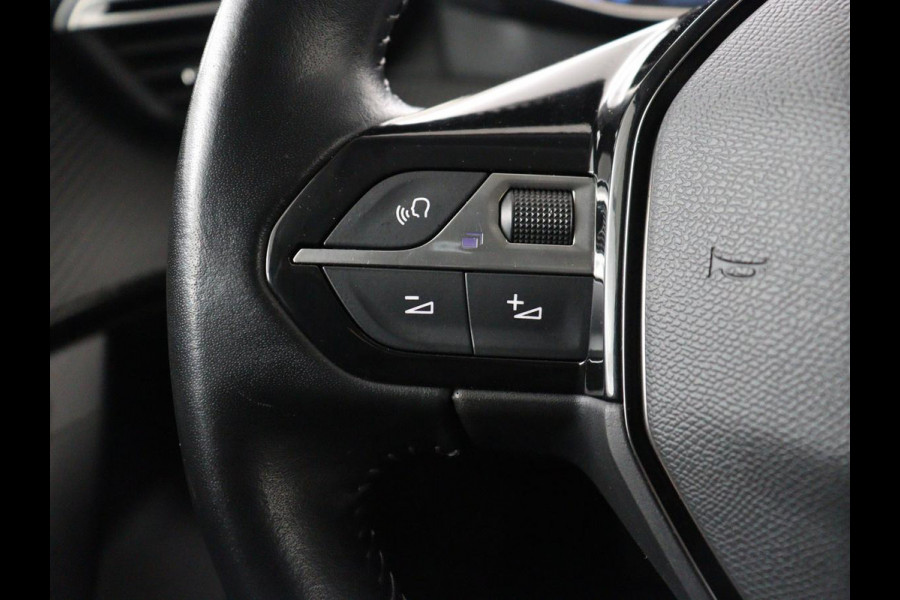 Peugeot e-2008 EV Blue Lease Allure 50 kWh | SOH 92% | 3 Fase | Carplay | Half leder | Adaptive cruise | Camera | Digital Cockpit | Full LED | Climate control | Navigatie | Bluetooth