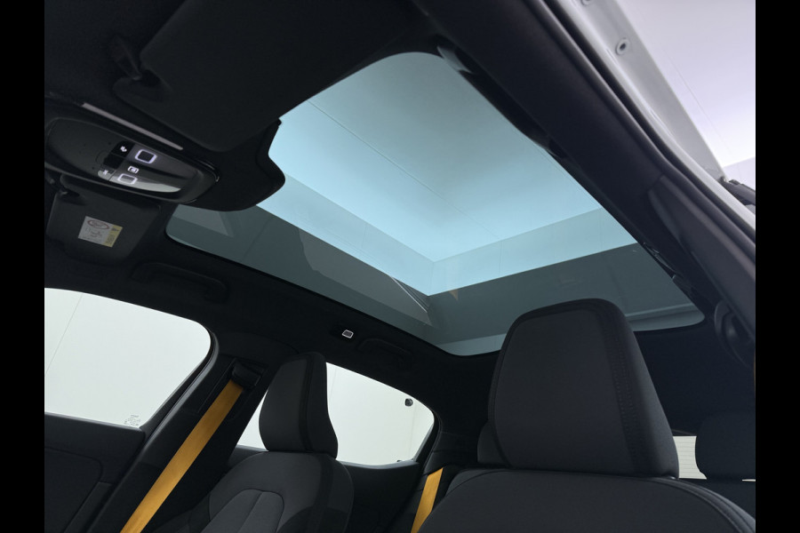 Polestar 2 78kWh 408PK PERFORMANCE 0-100 4,7sec. Long Range Pano-dak Elektr.Stoel+Stuur-verwarmd GSM-Key (semi-)-AutoPilot AWD GSM-Sleutel  SOH 93% Google-Android® Navi 360°Camera Elek.Achterklep PDC-a+v Performance-Ophanging Premium-Audio Active-Grille Keyless LEDParkeerassist auto 1.500KG Trekgewicht! 3fase 11kw thuis laden 4-season-Bnd € 66.000 nieuw