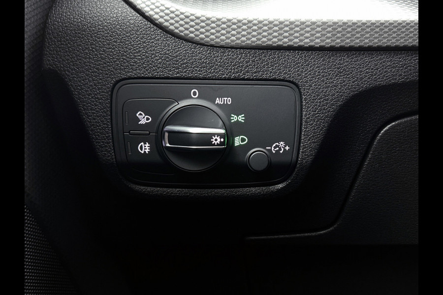 Audi Q2 30 TFSI Business Edition (PANORAMADAK, VIRTUAL, CLIMA, LED, PDC, CAMERA, 1e EIGENAAR, GOED ONDERHOUDEN)