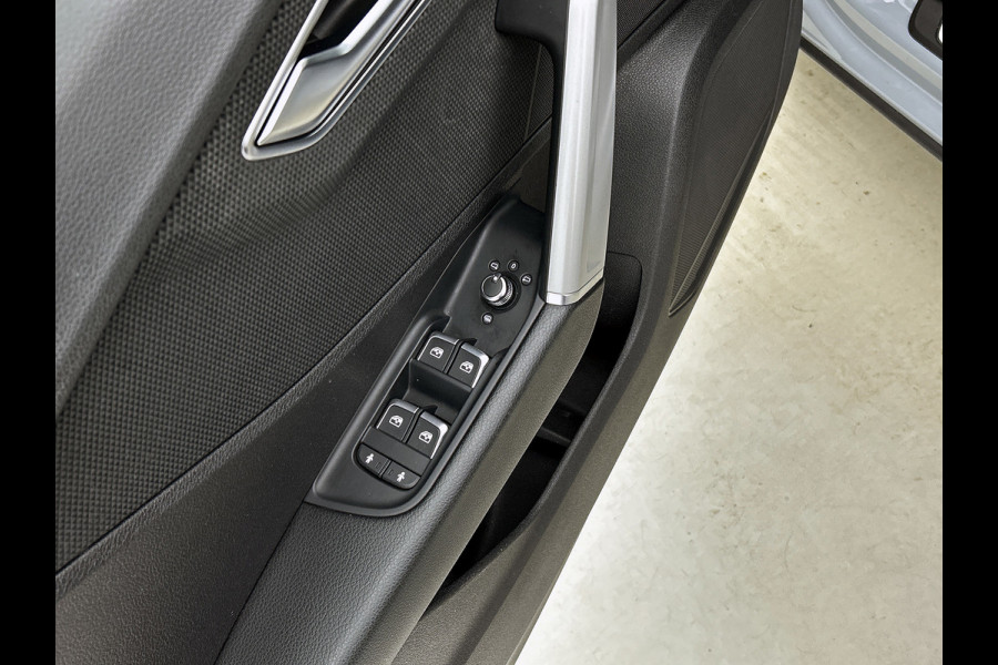 Audi Q2 30 TFSI Business Edition (PANORAMADAK, VIRTUAL, CLIMA, LED, PDC, CAMERA, 1e EIGENAAR, GOED ONDERHOUDEN)