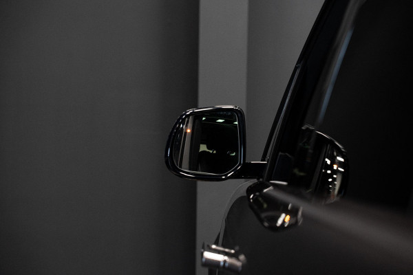 Land Rover Range Rover 3.0 P510e HSE PHEV *Meridian 3D Surround / Panorama / Stoelventilatie + Massage / Shadow Exterior Pack*