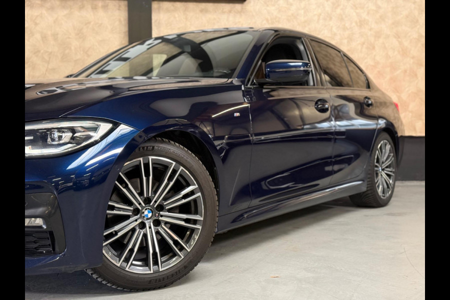 BMW 3-serie 320i High Executive Edition NAP | M Sport | Stoelverwarming | Camera | Leer