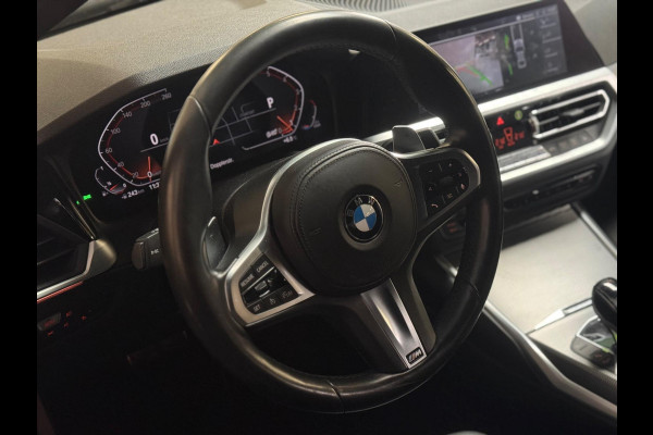 BMW 3-serie 320i High Executive Edition NAP | M Sport | Stoelverwarming | Camera | Leer