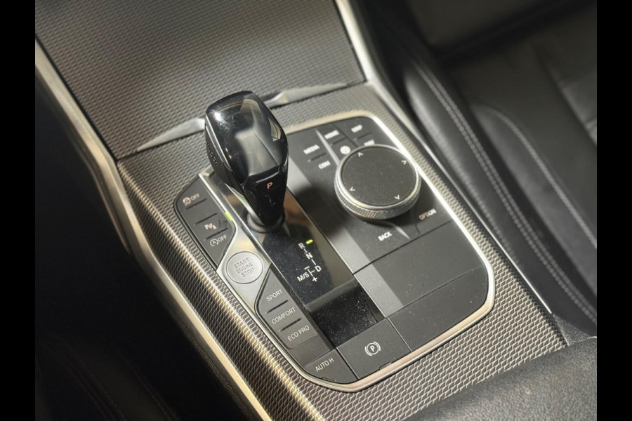 BMW 3-serie 320i High Executive Edition NAP | M Sport | Stoelverwarming | Camera | Leer