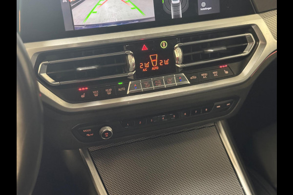 BMW 3-serie 320i High Executive Edition NAP | M Sport | Stoelverwarming | Camera | Leer