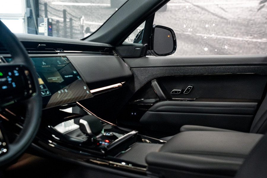 Land Rover Range Rover Sport 3.0 P460e Dynamic SE PHEV *Meridian / Stoelventilatie / Panorama / Black Exterior Pack / Keyless / 5 JAAR GARANTIE*