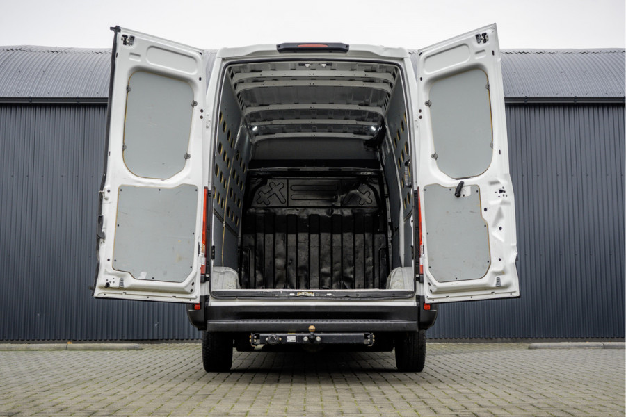 Iveco Daily **35S14V 2.3 L2H2 | Automaat | Euro 6 | Cruise | Climate | 3500 KG Trekgewicht | Trekhaak**