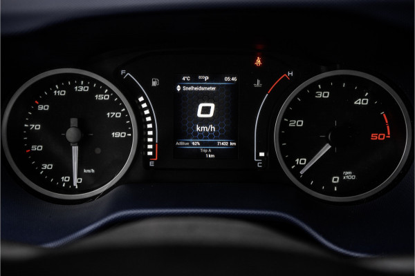 Iveco Daily **35S14V 2.3 L2H2 | Automaat | Euro 6 | Cruise | Climate | 3500 KG Trekgewicht | Trekhaak**