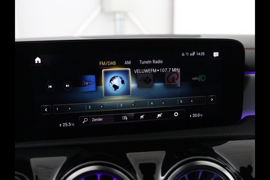 Mercedes-Benz CLA-Klasse 250 e Bns Sol AMG Ld | Stoelverwarming | Widescreen | Sfeerverlichting | Full LED | Park Assist | Camera | Navigatie | Half leder