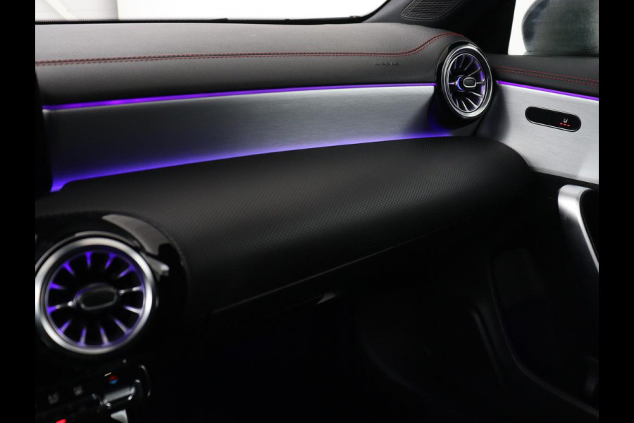 Mercedes-Benz CLA-Klasse 250 e Bns Sol AMG Ld | Stoelverwarming | Widescreen | Sfeerverlichting | Full LED | Park Assist | Camera | Navigatie | Half leder