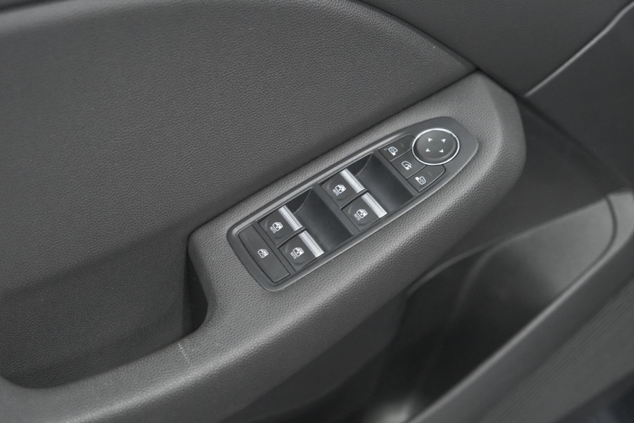 Renault Clio TCe 130 EDC Intens |  Allseason banden | Camera | Navigatie | Parkeersensoren