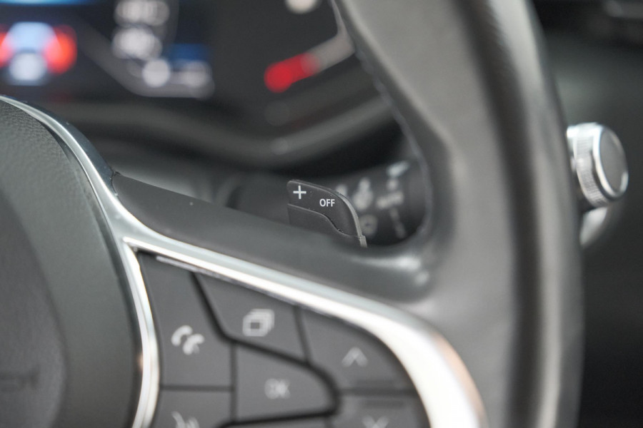 Renault Clio TCe 130 EDC Intens |  Allseason banden | Camera | Navigatie | Parkeersensoren