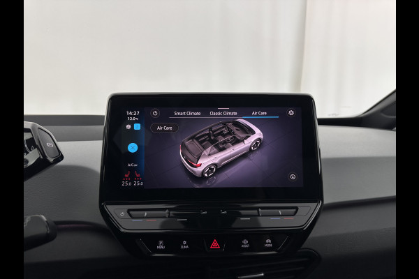Volkswagen ID.3 First Max 58 kWh [ 3-Fase-11kW ] {SOH-87%} (INCL-BTW) *HEATPUMP | PANO | HEAD-UP | ADAPTIVE-CRUISE | IQ-LIGHTS | BLINDSPOT | CAMERA | KEYLESS | MICROFIBRE | AMBIENTLIGHT | NAVI-FULLMAP | DAB+ | ECC | HEATED-SPORTSEATS | DIGI-COCKPIT |