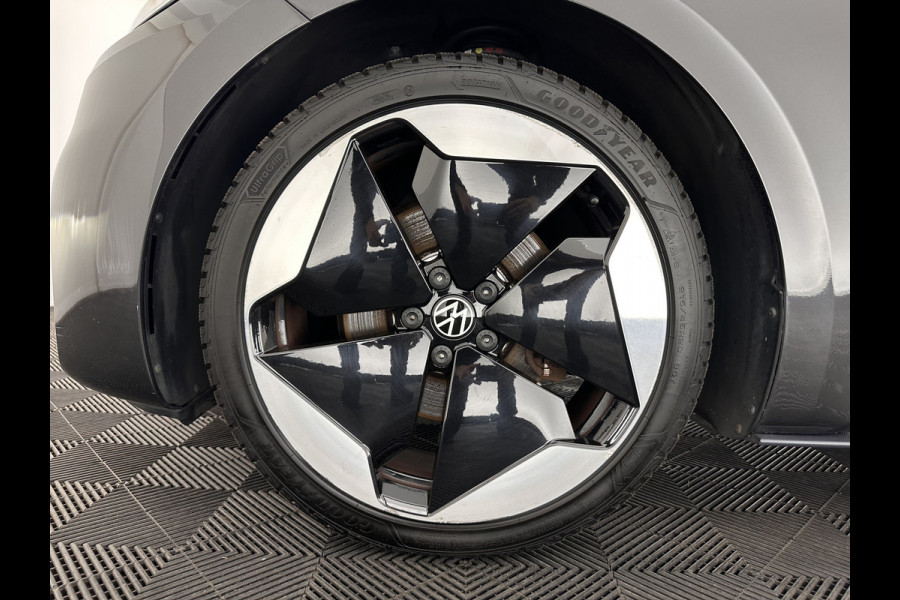 Volkswagen ID.3 First Max 58 kWh [ 3-Fase-11kW ] {SOH-87%} (INCL-BTW) *HEATPUMP | PANO | HEAD-UP | ADAPTIVE-CRUISE | IQ-LIGHTS | BLINDSPOT | CAMERA | KEYLESS | MICROFIBRE | AMBIENTLIGHT | NAVI-FULLMAP | DAB+ | ECC | HEATED-SPORTSEATS | DIGI-COCKPIT |