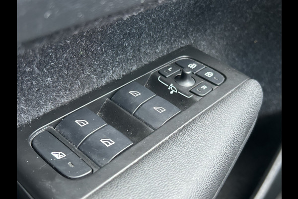 Volvo XC40 BWJ 2020 | Recharge 300KW AWD R-Design | TREKHAAK | STOEL&STUUR VERW | CAMERA A | LEDER/ALCANTARA | CLIMA | NAVI | CAMERA | LED | PDC | CARPLAY |