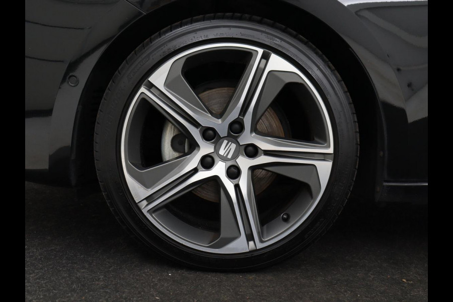 Seat Leon Sportstourer 1.5 eTSI FR Launch Edition | Carplay | Full LED | Adaptive Cruise | Sfeerverlichting | Navigatie | PDC