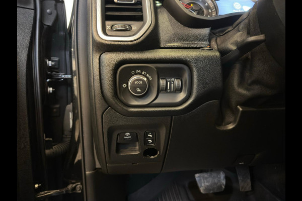 Dodge Ram 1500 5.7 V8 4x4 Crew Cab Limited|PANO|200L|LUCHTVERING|