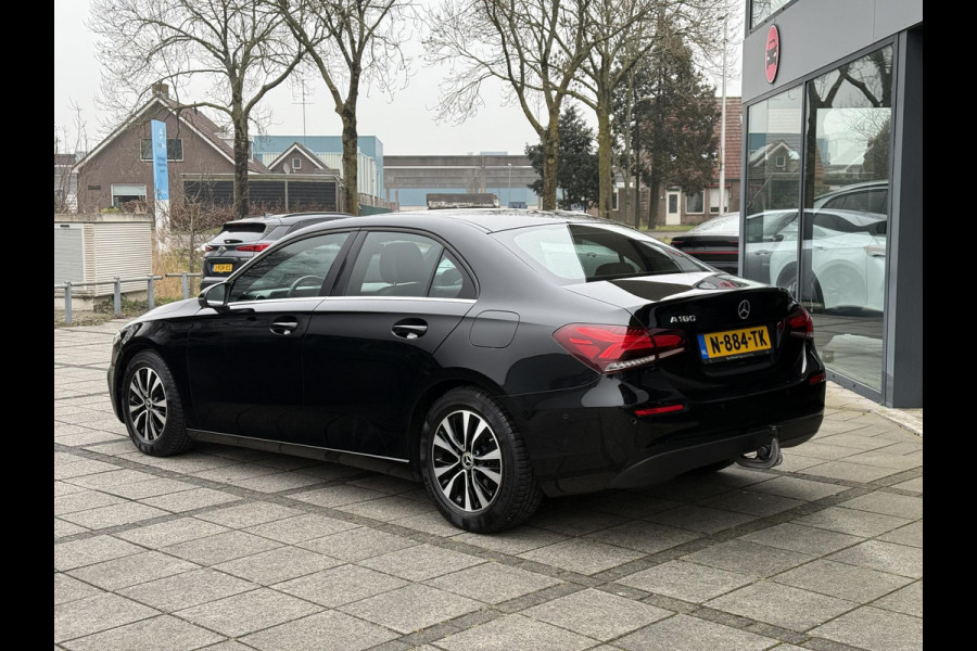 Mercedes-Benz A-Klasse Aut. 180 Sol. Luxury Line | Trekhaak | Camera | Navi |
