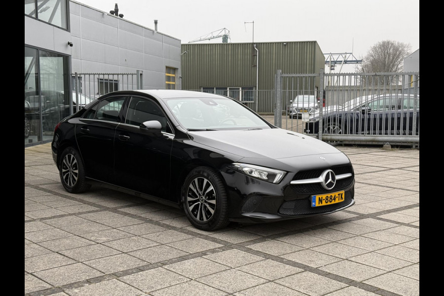 Mercedes-Benz A-Klasse Aut. 180 Sol. Luxury Line | Trekhaak | Camera | Navi |