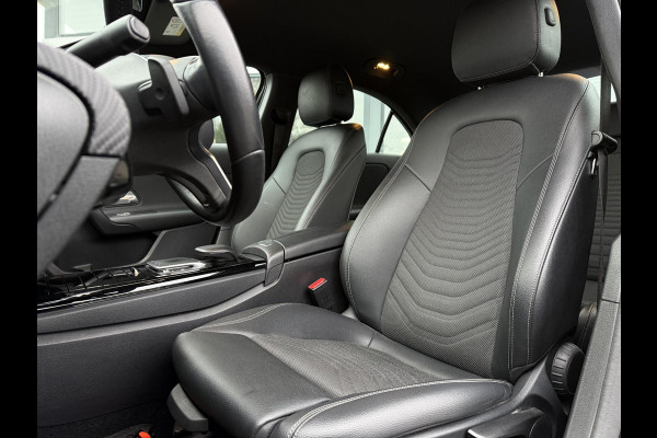 Mercedes-Benz A-Klasse Aut. 180 Sol. Luxury Line | Trekhaak | Camera | Navi |