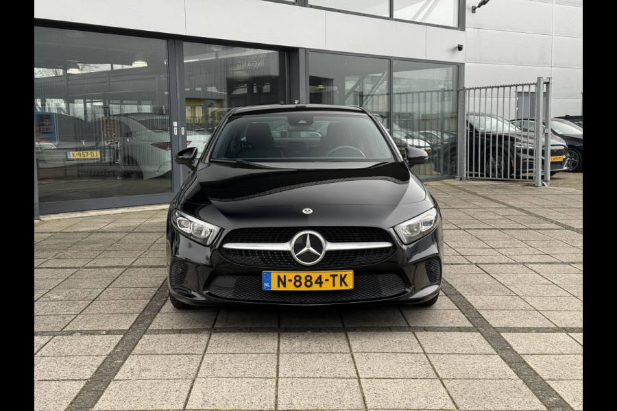 Mercedes-Benz A-Klasse Aut. 180 Sol. Luxury Line | Trekhaak | Camera | Navi |