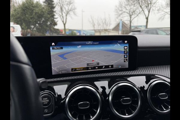 Mercedes-Benz A-Klasse Aut. 180 Sol. Luxury Line | Trekhaak | Camera | Navi |