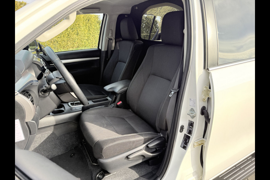 Toyota Hilux 2.4 D-4D AUTOMAAT / 4x4 / 1e EIG. / 3.500 KG AHG / CAMERA / TREKHAAK / ECC / CRUISE / CARPLAY