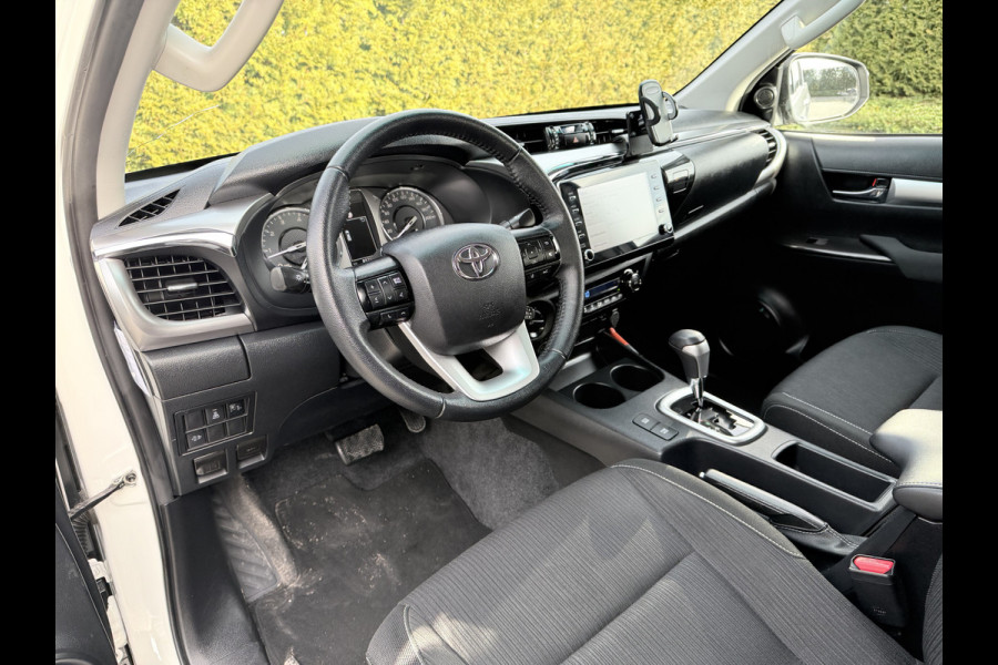 Toyota Hilux 2.4 D-4D AUTOMAAT / 4x4 / 1e EIG. / 3.500 KG AHG / CAMERA / TREKHAAK / ECC / CRUISE / CARPLAY