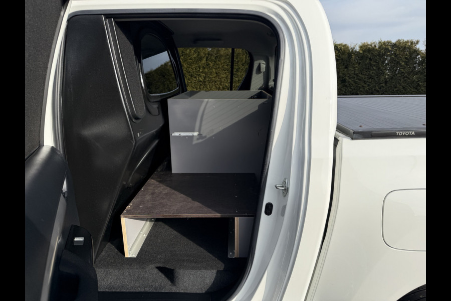 Toyota Hilux 2.4 D-4D AUTOMAAT / 4x4 / 1e EIG. / 3.500 KG AHG / CAMERA / TREKHAAK / ECC / CRUISE / CARPLAY