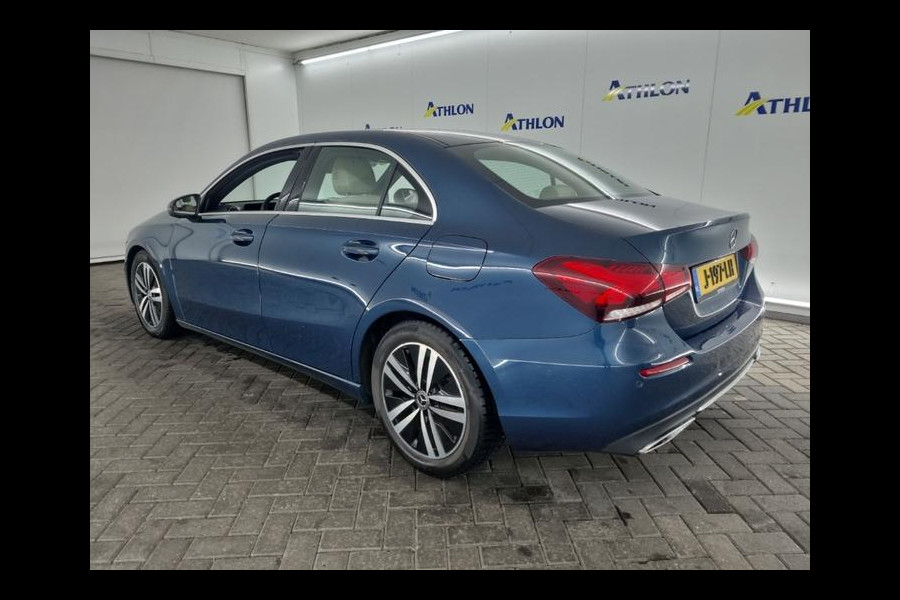 Mercedes-Benz A-Klasse Aut. 180d Business Sol. Luxury Line | Navi | Camera | Sfeer Verlichting |