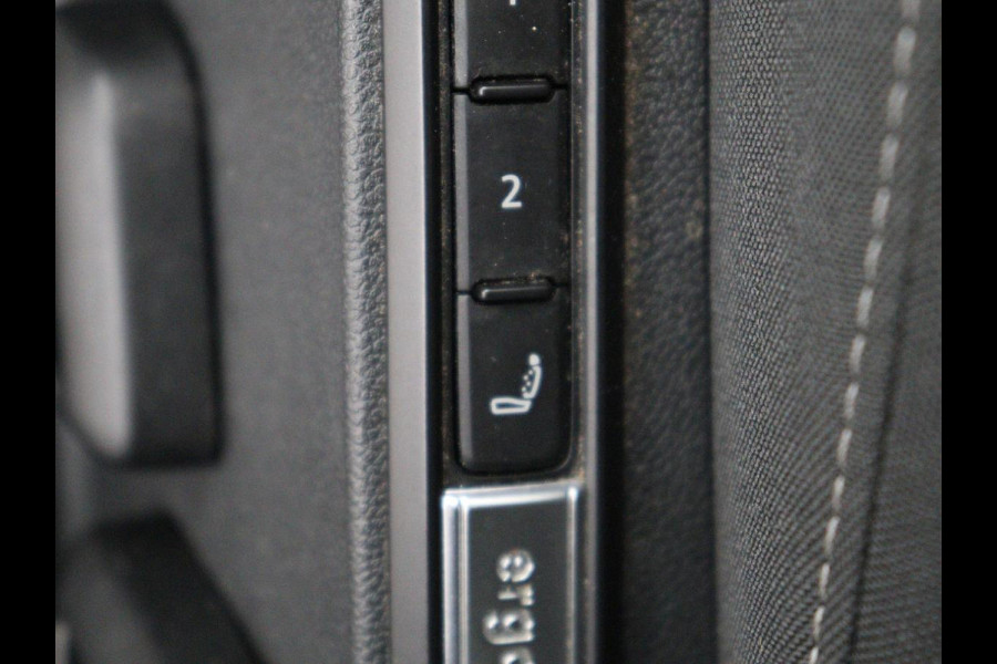 Volkswagen Golf Variant 1.0 TSI Life Business | Memory | Stoel & stuurverwarming | Adaptive Cruise | Camera | Carplay | Navigatie | Sfeerverlichting