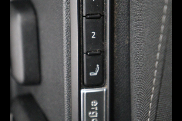 Volkswagen Golf Variant 1.0 TSI Life Business | Memory | Stoel & stuurverwarming | Adaptive Cruise | Camera | Carplay | Navigatie | Sfeerverlichting