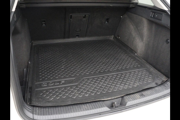 Volkswagen Golf Variant 1.0 TSI Life Business | Memory | Stoel & stuurverwarming | Adaptive Cruise | Camera | Carplay | Navigatie | Sfeerverlichting