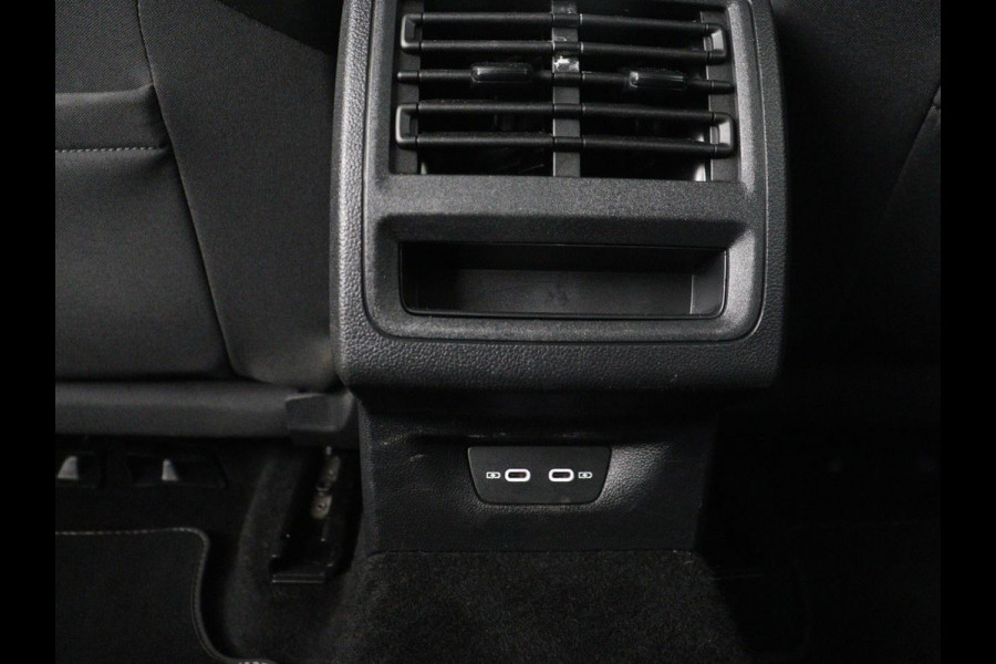 Volkswagen Golf Variant 1.0 TSI Life Business | Memory | Stoel & stuurverwarming | Adaptive Cruise | Camera | Carplay | Navigatie | Sfeerverlichting