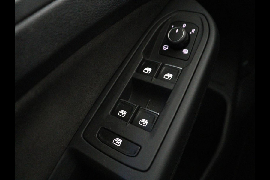 Volkswagen Golf Variant 1.0 TSI Life Business | Memory | Stoel & stuurverwarming | Adaptive Cruise | Camera | Carplay | Navigatie | Sfeerverlichting