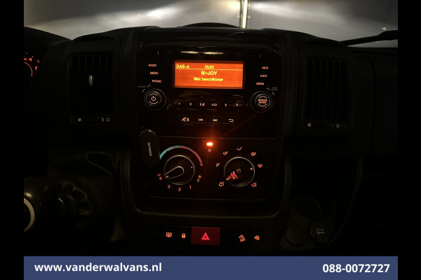 Peugeot Boxer 2.2 BlueHDi 141pk Bakwagen Laadklep Euro6 Airco | Cruisecontrol | 955kg laadvermogen Bijrijdersbank