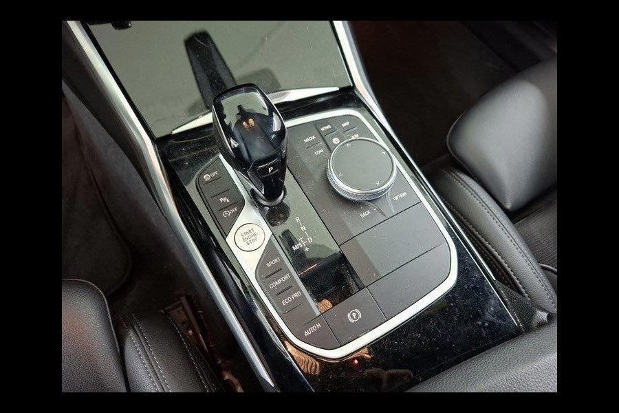 BMW 3-serie Aut. 318i Executive Ed. | Navi | Virtual Cockpit | Automaat
