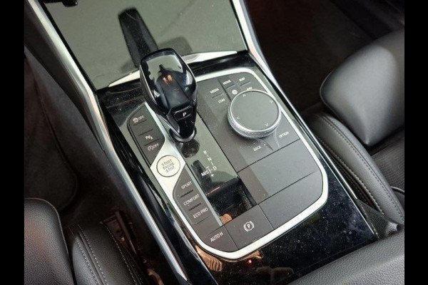 BMW 3-serie Aut. 318i Executive Ed. | Navi | Virtual Cockpit | Automaat