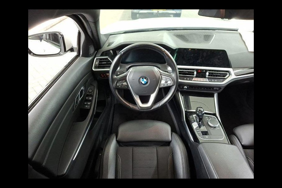 BMW 3-serie Aut. 318i Executive Ed. | Navi | Virtual Cockpit | Automaat
