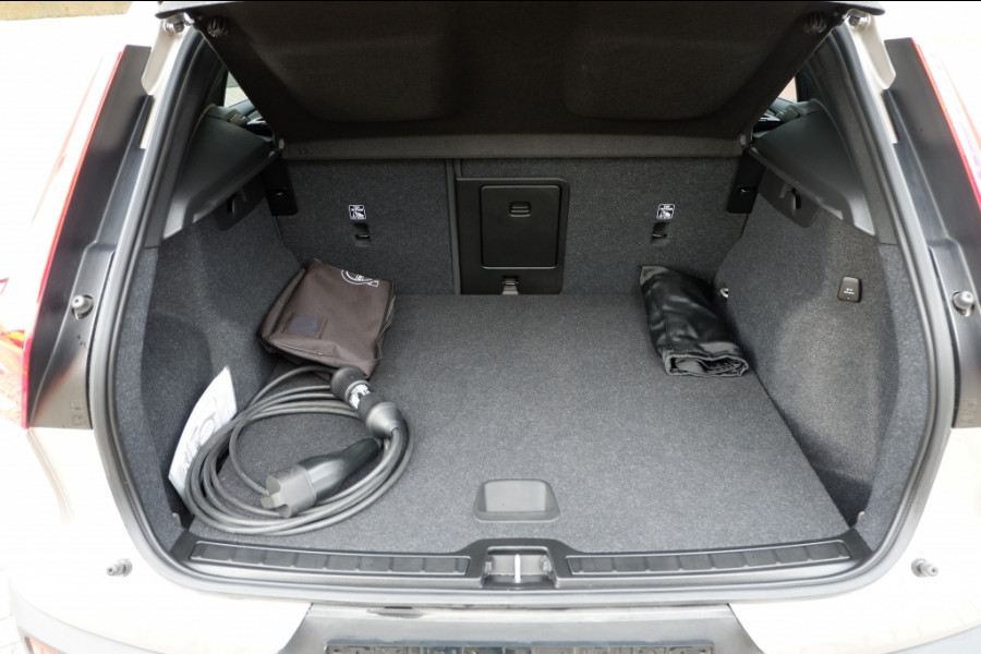 Volvo XC40 1.5 T5 Core-Bright / INCL. 12 mnd BOVAG / Keyyless /E.Achterklep